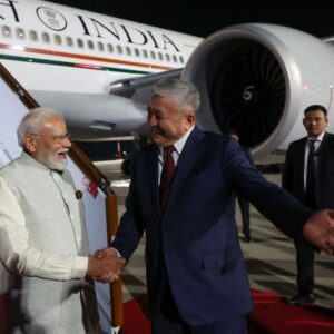 बिश्केक पहुंचे प्रधानमंत्री नरेंद्र मोदी! 26वें SCO शिखर सम्मेलन में लेंगे हिस्सा, किर्गिस्तान में भव्य स्वागत 🇮🇳🇰🇬